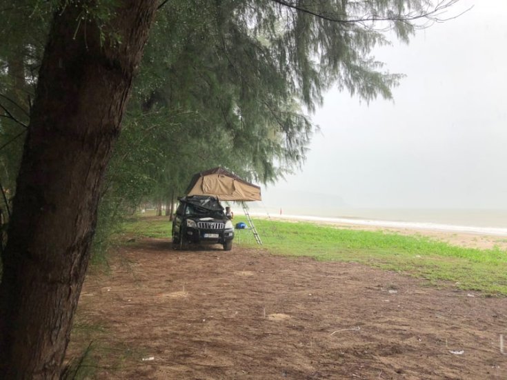 overlanding a vízparton
