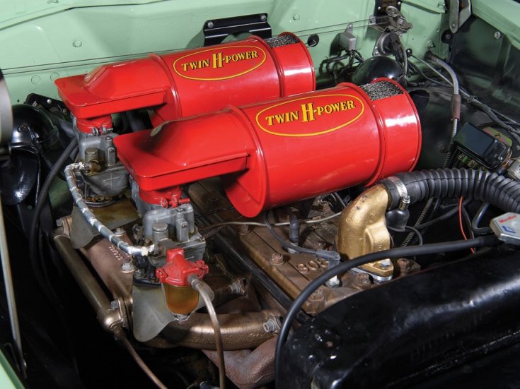 1951 1954 Hudson Hornet, amerikai autó, szedán, almazöld, motortér H-145, oldalnézet,elölről, jobbról, RM Sotheby’s