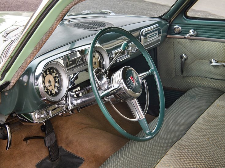 1951 1954 Hudson Hornet, amerikai autó, szedán, almazöld, műszerfal, oldalnézet, balról, RM Sotheby’s