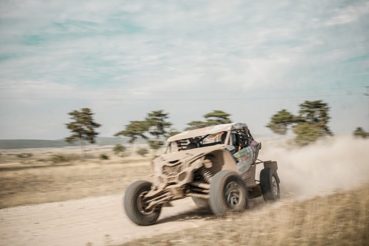 Side by side keresztbe csúszik a Hungarian Baja 2019-en