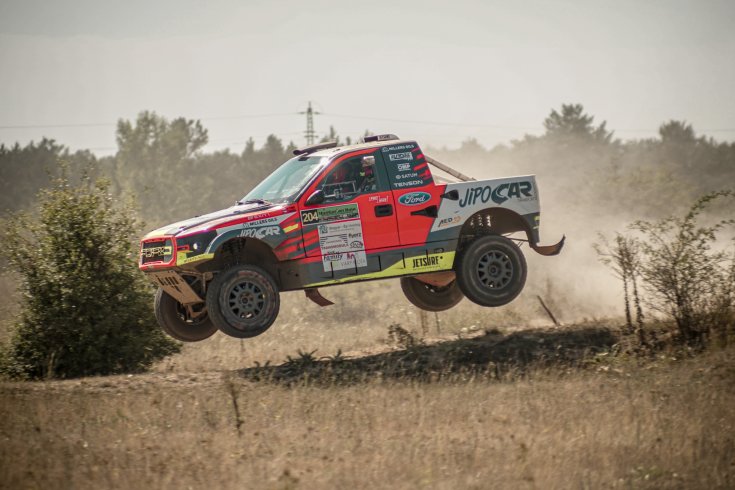 Prokop repül a Ford Raptorral a Hungarian Baja 2019-en