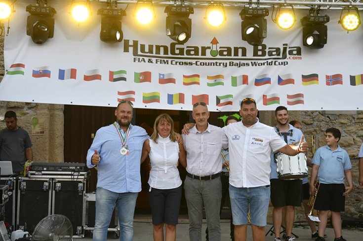 A Hungarian Baja szervezői Várpalotán
