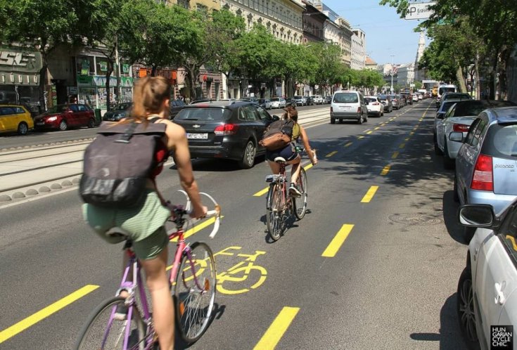 ideiglenes kerékpársáv Budapesten