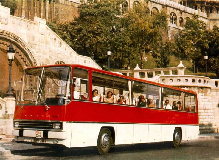 Ikarus 200-as oldalról