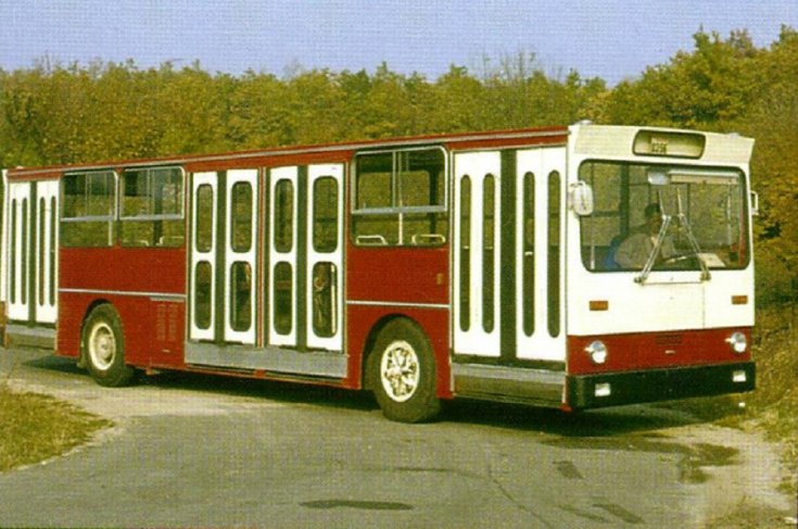 1979 Ikarus 372 prototípus, elölnézet, oldalnézet, jobbról