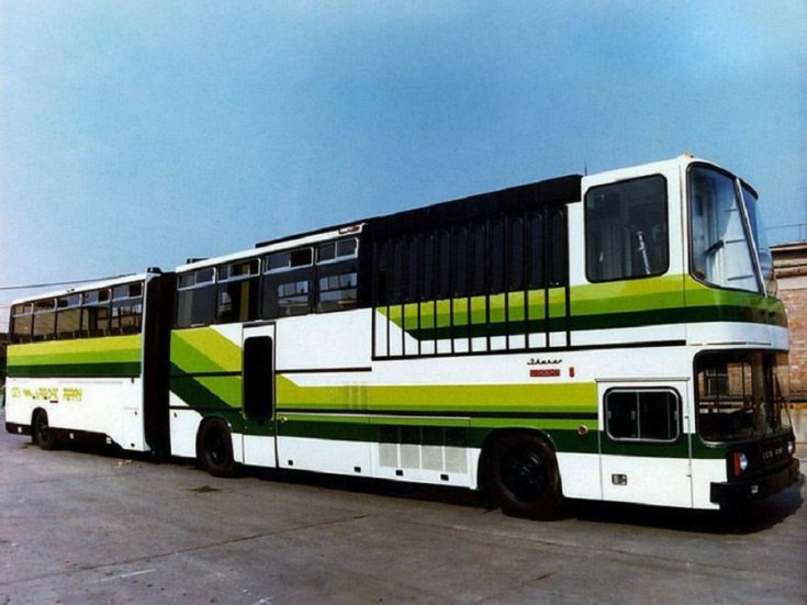 Ikarus 695 „PALT”, színes kép, oldalnézet, jobbról, csukott utashíddal