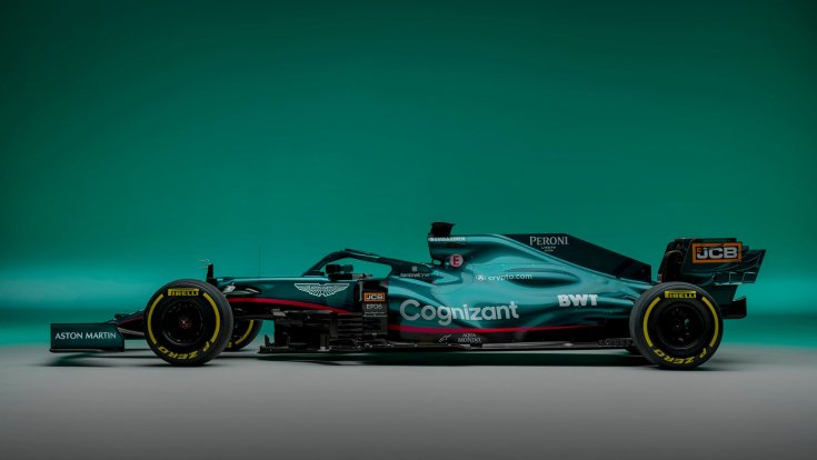 Az új Aston Martin oldalról