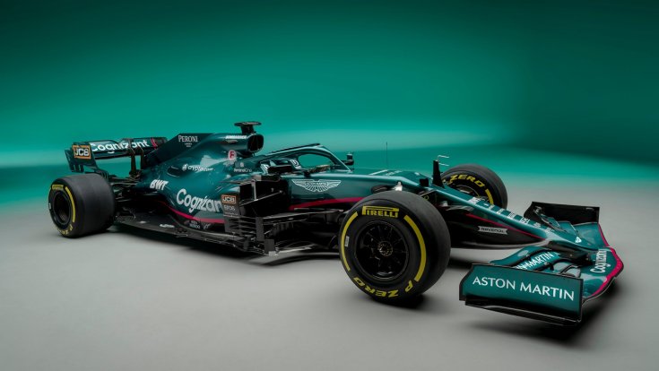 Az új Aston Martin autója oldalról