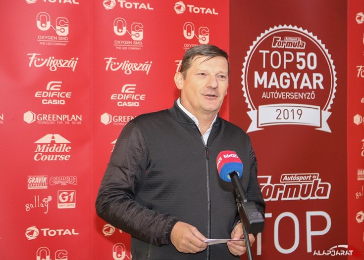 Bethlen Tamás a nyitó beszéde közben