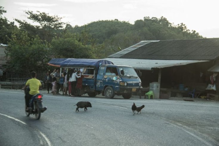 overlanding Laoszban