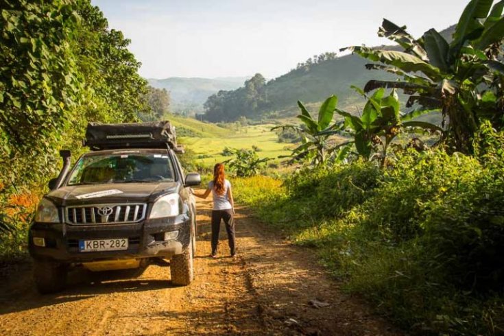 overlanding Laoszban