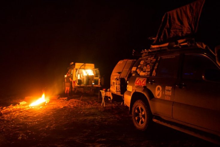 overlanding Laoszban