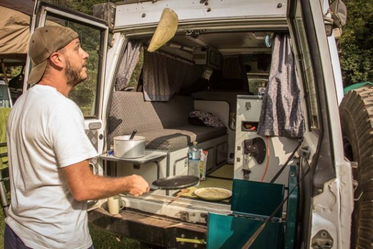 overlanding Laoszban