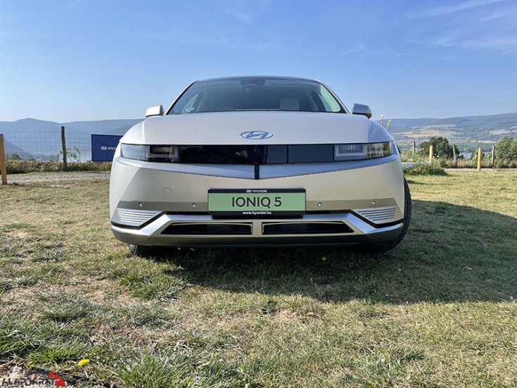 Hyundai Ioniq 5 szemből