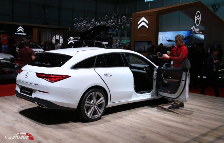 Mercedes-Benz stand a 2019-es Genfi Autószalonon