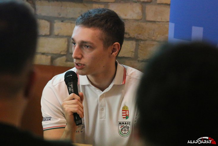 Tóth László a magyar válogatott F4-es pilótája