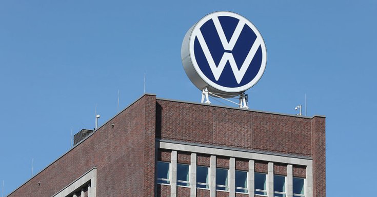 Volkswagen embléma épületen