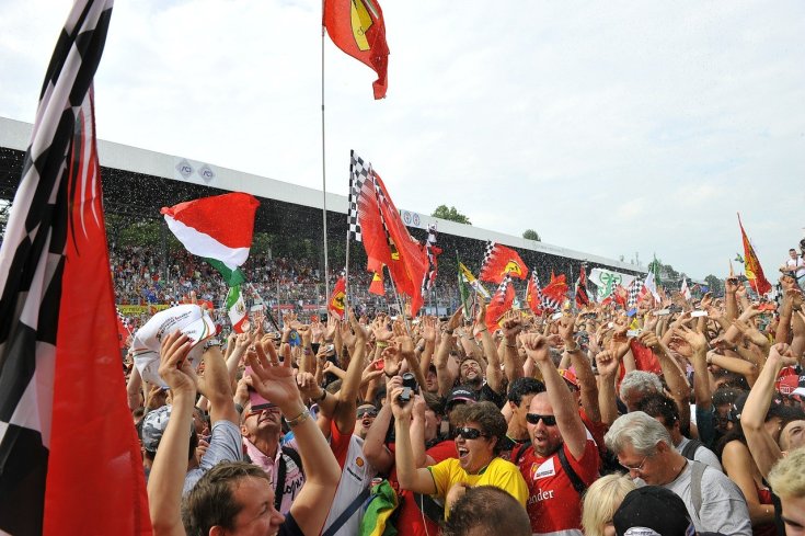 Ferrari szurkolók Monzában