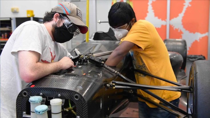 Indy Autonomous autó fejlesztése és szerelése