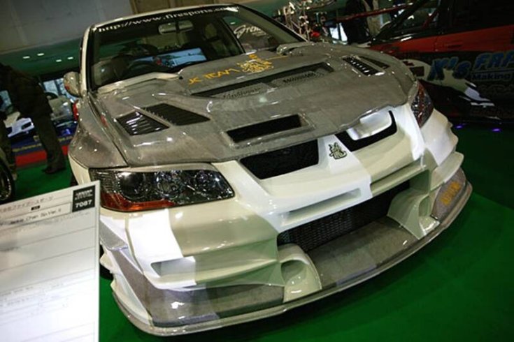 Mitsubishi Evo Jackie Chan edition szemből