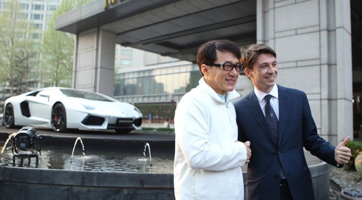 Jackie Chan átveszi a Lamborghinijét