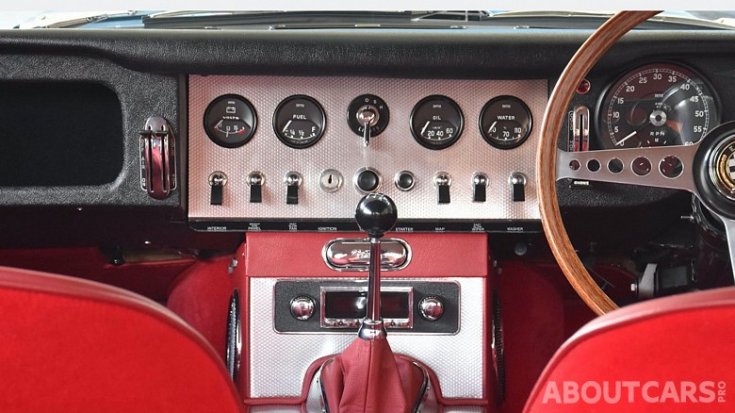 Jaguar E-Type felújított beltere
