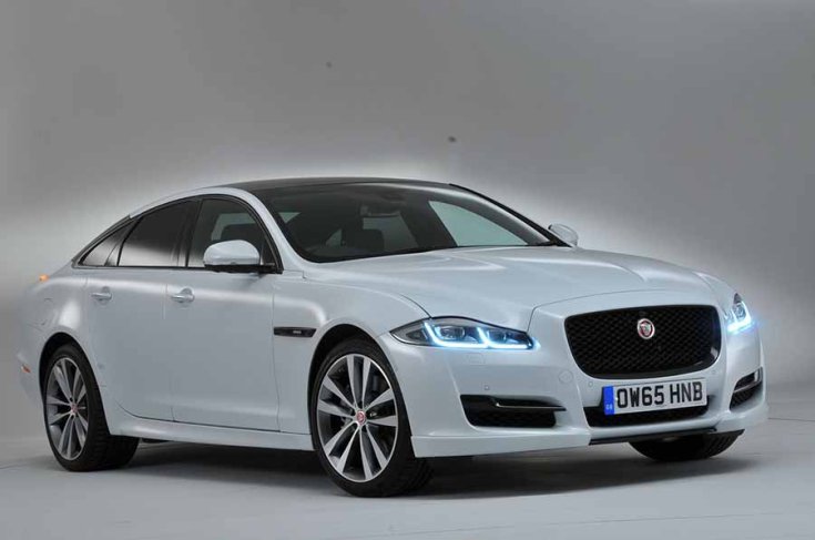 Jaguar XJ elölről