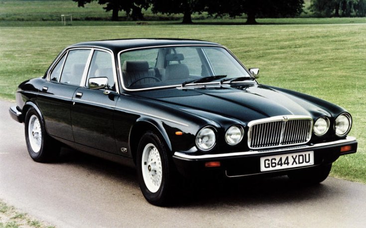 A Jaguar XJ12, vagyis a gyártó első V12-es szedánja