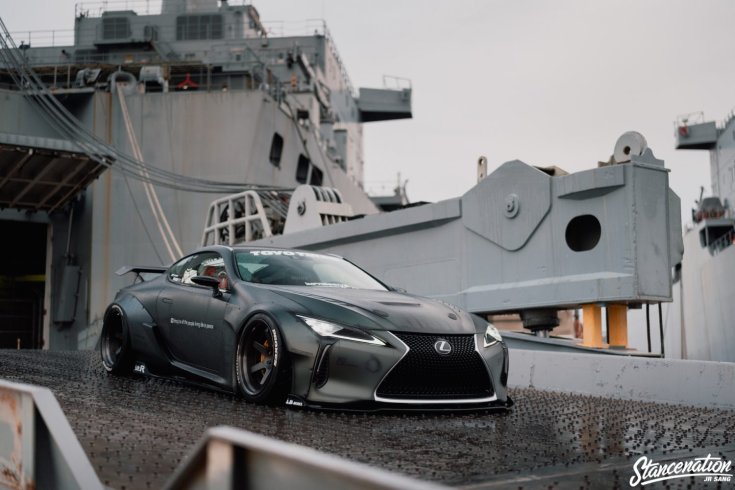 Alttag: Jerald Yutadco Lexus LC500 SEMA kiállítási darab szemből
