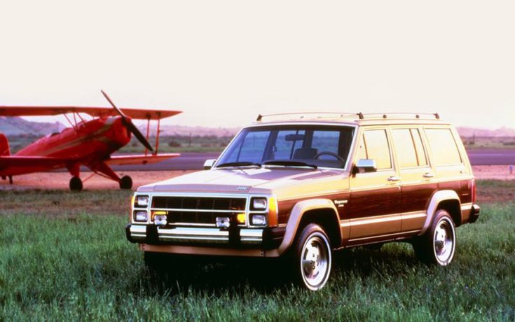 A Jeep Wagoneer XJ egy repülőtér mellett