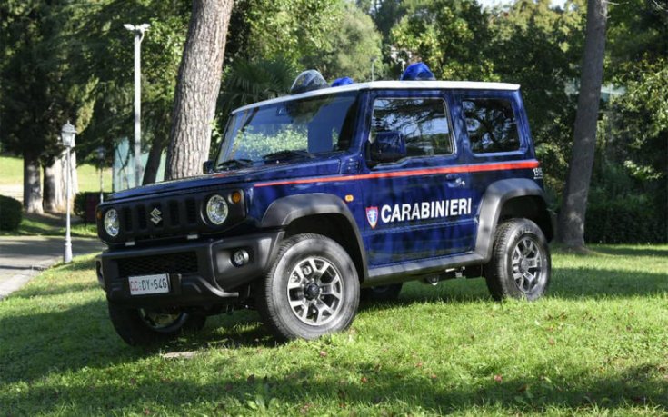 Suzuki Jimny oldalról