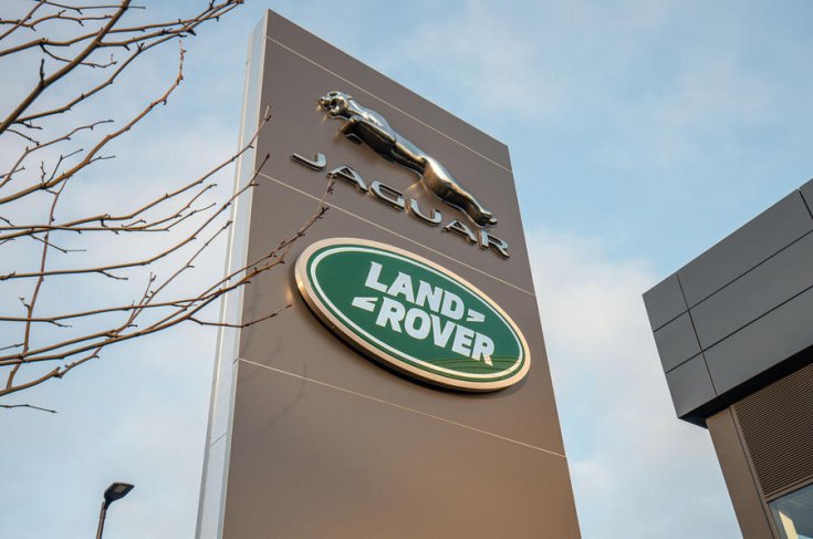 A Jaguar és a Land Rover emblémája egy képen