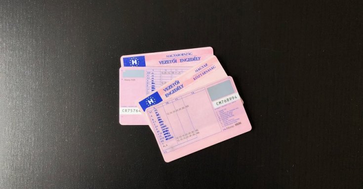 jogosítványok egymásra rakva