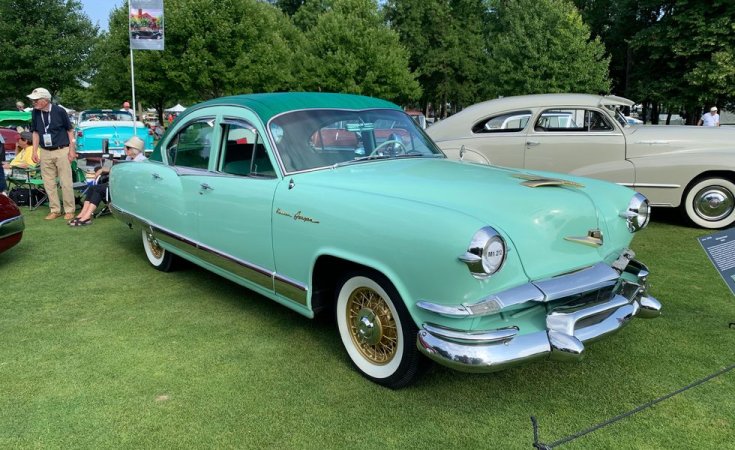 Kaiser Dragon Sedan