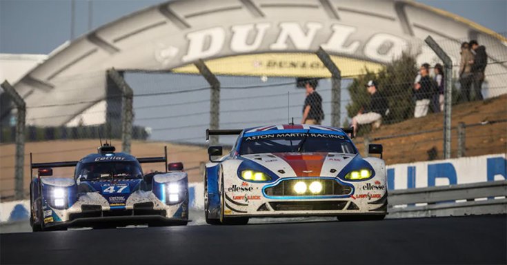 A Le Mans-i pálya egy része két autóval