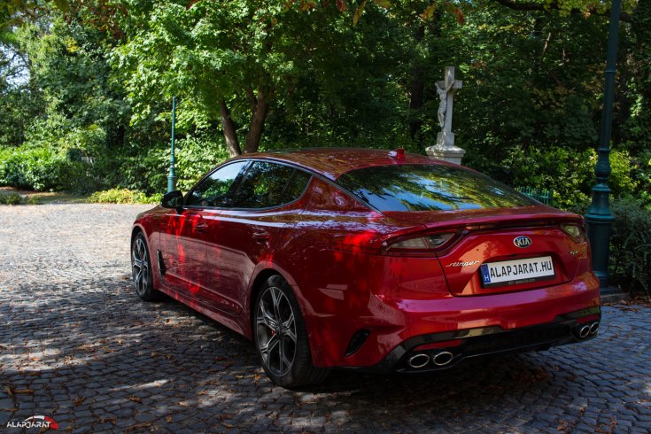 Kia Stinger GT teszt Alapjárat