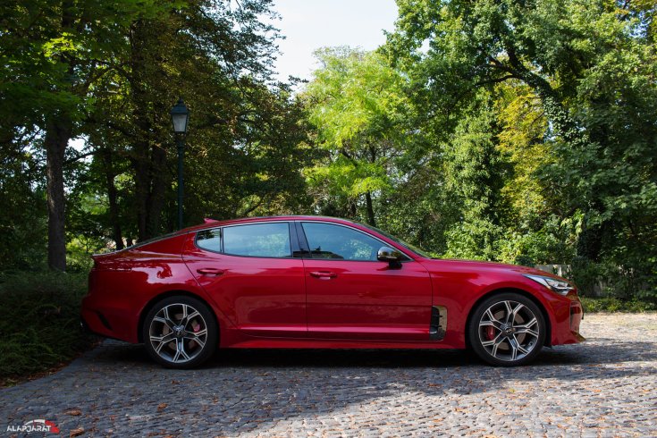 Kia Stinger GT teszt Alapjárat