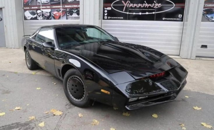 KITT-replika oldalról