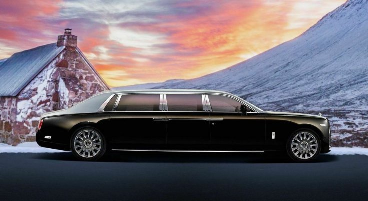 Klassen Rolls-Royce Phantom luxuslimuzin oldalról