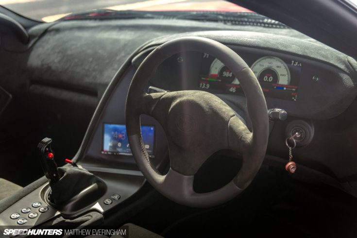 1100 lóerős Toyota Supra MkIV beltér