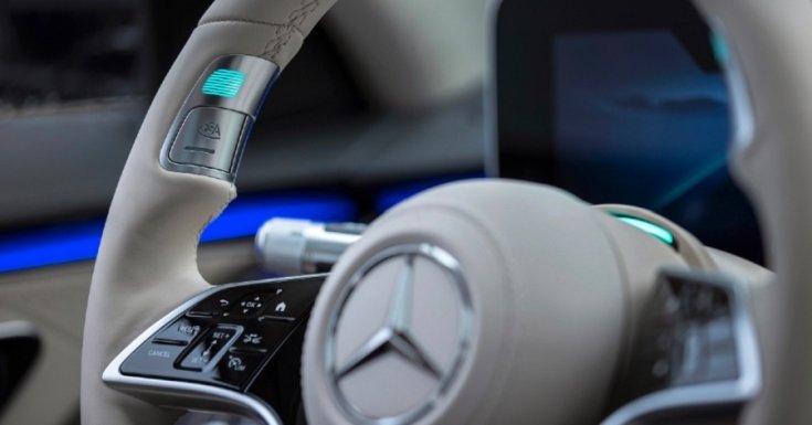 Kormánykerék az önvezetésre képes Mercedesben