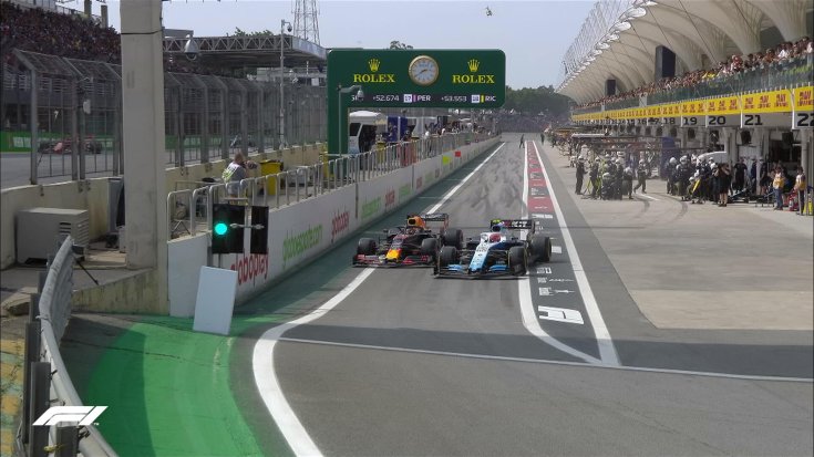 Kubica vág be Verstappen elé a boxutca kijáratánál