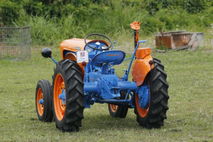 Lamborghinetta 2241R traktor hátulról