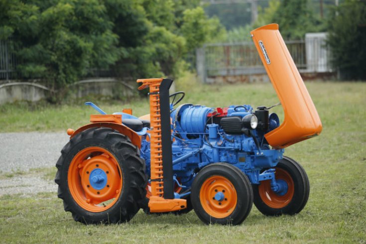 Lamborghinetta 2241R traktor oldalról