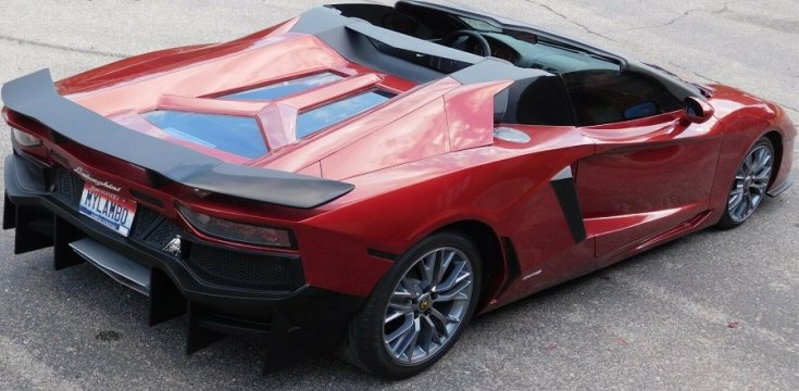 replika Lamborghini Aventador hátulról