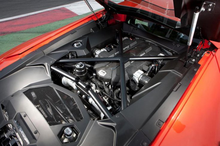 Lamborghini V12