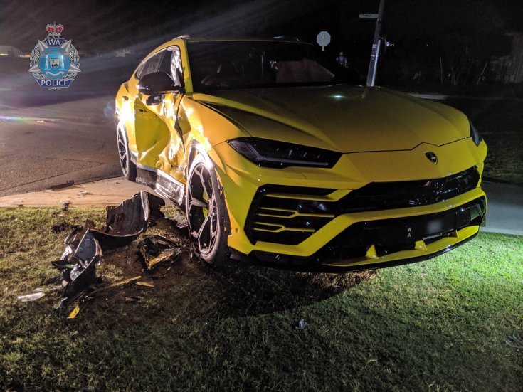Összetört Lamborghini szemből