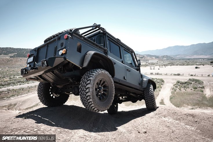 Land Rover Defender Himalaya tuning hátulról