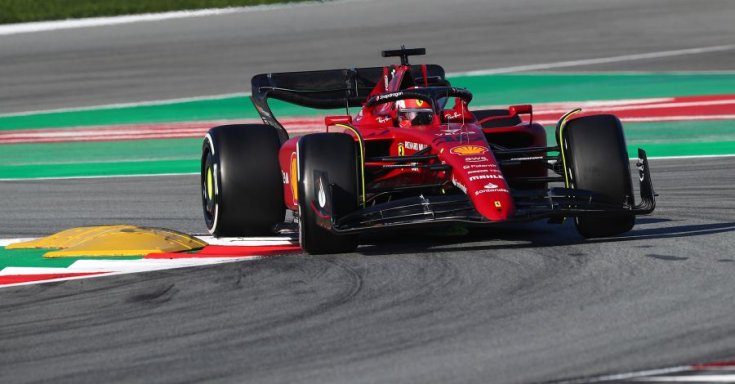 Leclerc szezon előtti teszten a Ferrarival