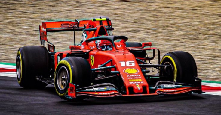 Leclerc a Ferrari volánja mögött